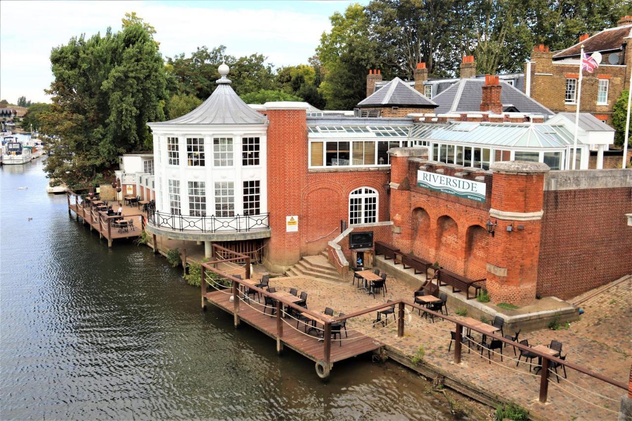 Апартаменты Hampton Court - The Kings Rest Molesey Экстерьер фото