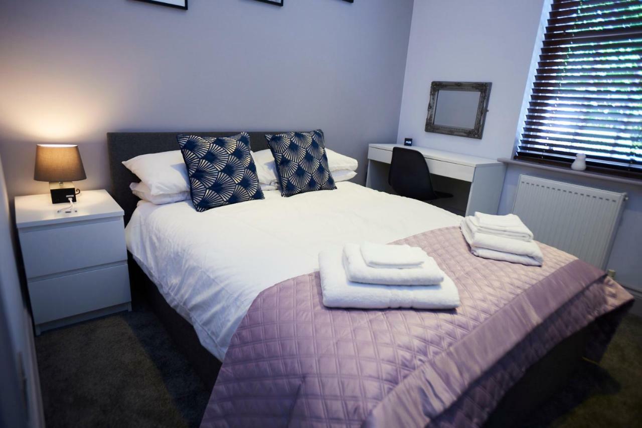 Апартаменты Hampton Court - The Kings Rest Molesey Экстерьер фото