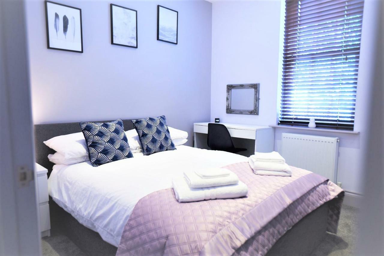 Апартаменты Hampton Court - The Kings Rest Molesey Экстерьер фото
